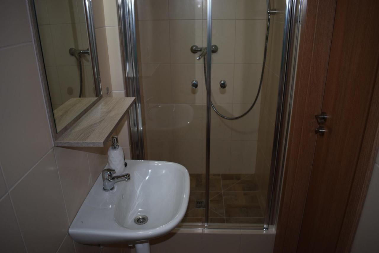 Hôtel Ms-Ubytovanie à Dolny Kubin Extérieur photo